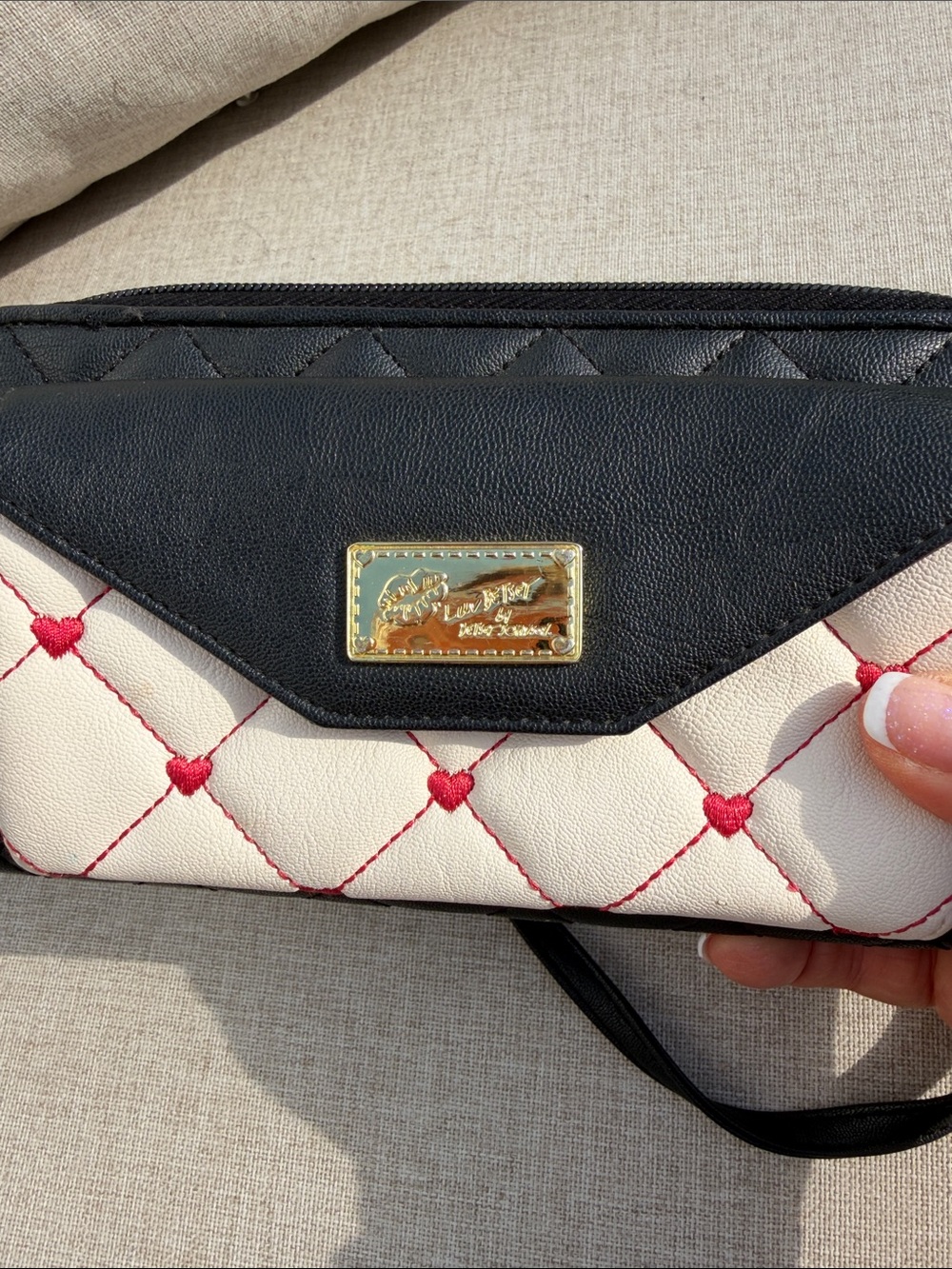 Betsey Johnson Black, Cream & Red Quilted Heart Crossbody Wallet - Picture 2 of 8